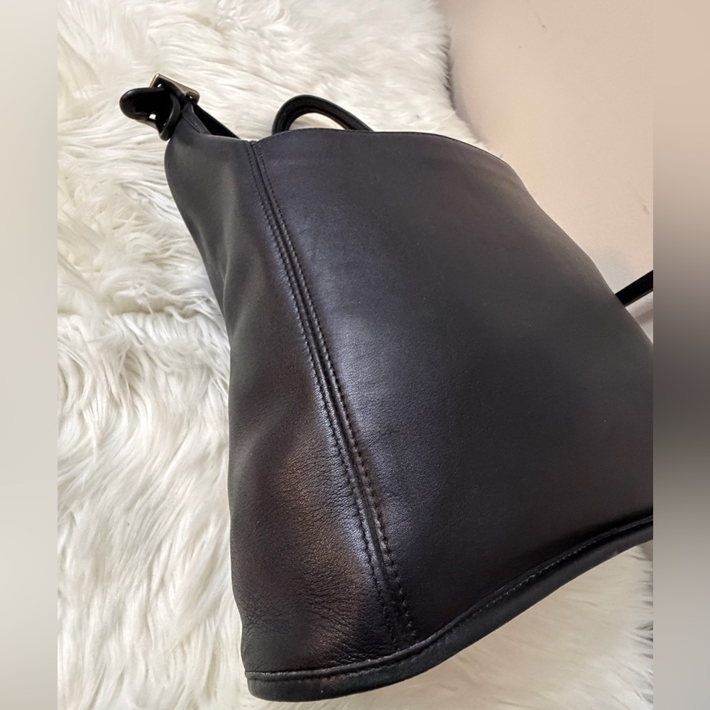 Vintage COACH (# 9060) "Legacy Slim Duffle Sac" Black Leather Shoulder bag - Picture 3 of 10